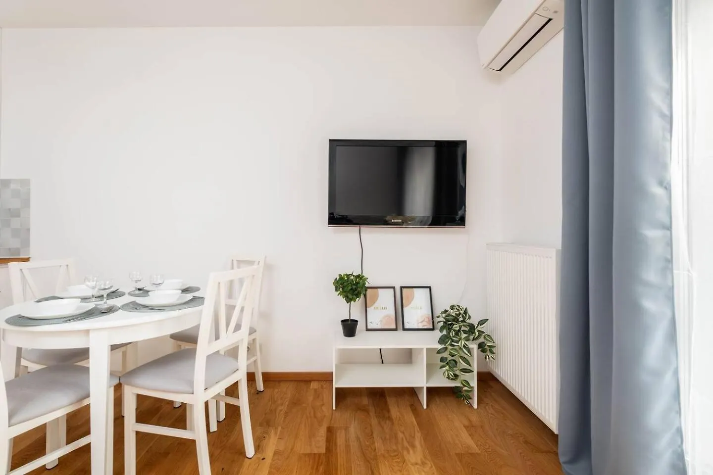Vista Apartment Metro Plocka ワルシャワ 0*,